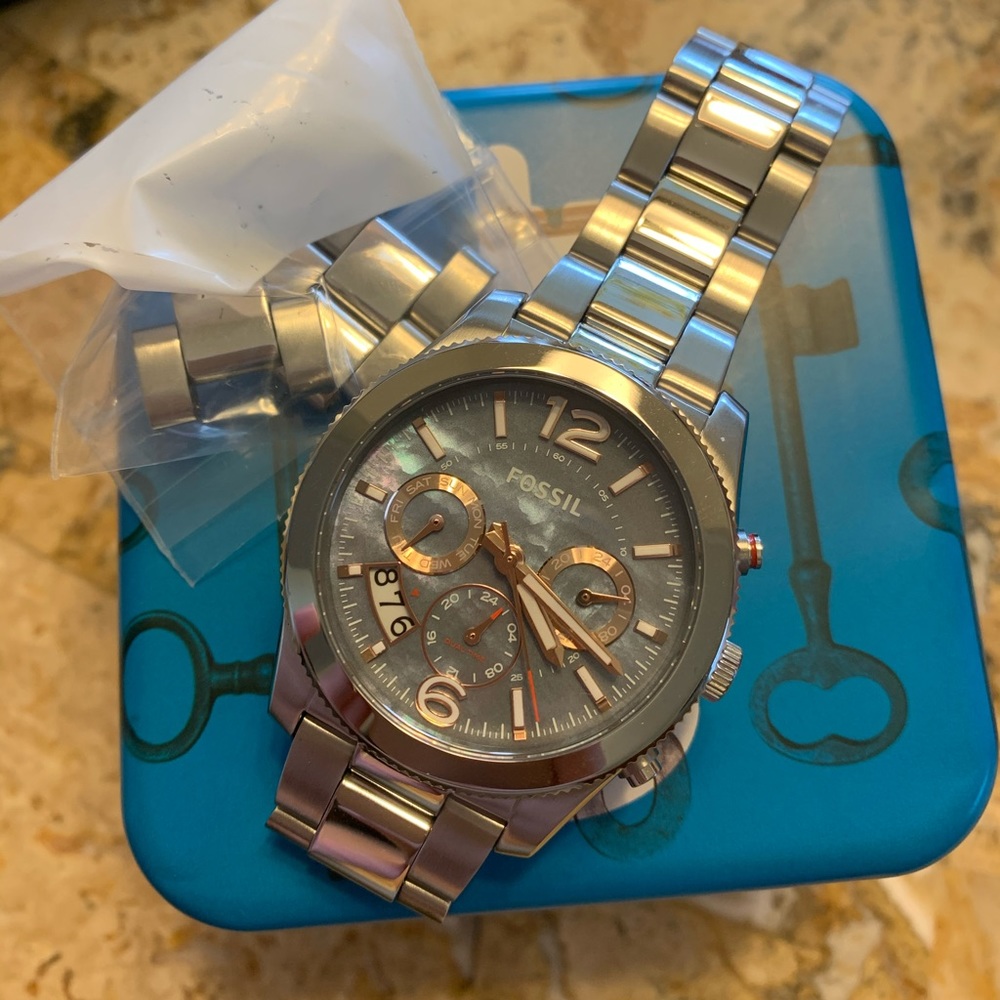 Fossil watch with mother of pearl face
